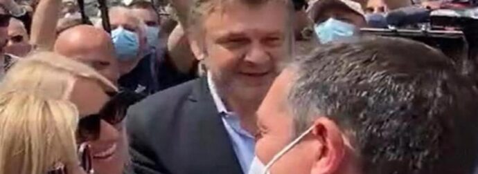 Γκλέτσος εκθειάζει Τσίπρα στην Άρτα: «Καλώς ήρθες πρόεδρε και αυριανέ πρωθυπουργέ μας»