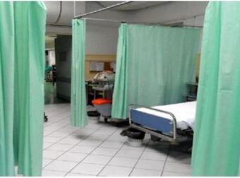 «Κάνε λίγο πιο αριστερά, γιατί πίσω σου βρίσκονται ο Άγιος Νεκτάριος και ο Μέγας Βασίλειος»