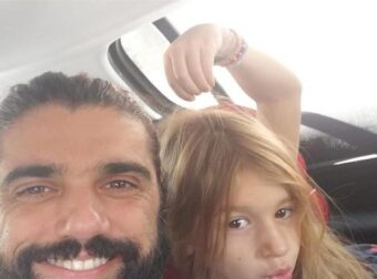 «Της κάναμε καρδιές για να της δείξουμε πόσο την αγαπάμε»: Συγκινεί ο μπαμπάς της 7χρονης Αναστασίας