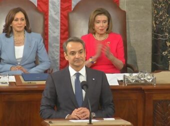 Μητσοτάκης στο Κογκρέσο: «Στο ελληνικό κοινοβούλιο δεν με χειροκροτούν τόσο»