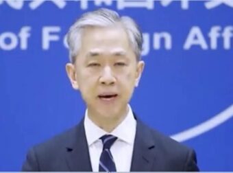 Δηλώσεις – βόμβα του κινεζικού ΥΠΕΞ: Ο κίνδυνος παγκόσμιας σύρραξης είναι πλέον ορατός