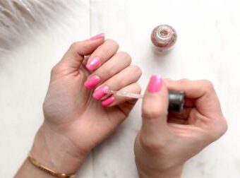3 tips για να στεγνώνουν πιο γρήγορα τα νύχια σου!