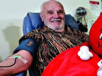 Ο «άνθρωπος με το χρυσό αίμα» που το δάνεισε πάνω από 1.000 φορές μέσα σε 60 χρόνια