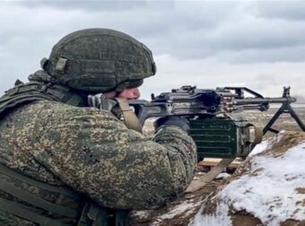 Εισβολή στην Ουκρανία: Πάνω από 150 Ουκρανοί στρατιώτες κατέθεσαν οικειοθελώς τα όπλα