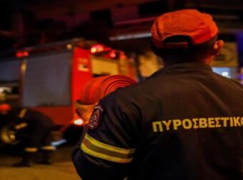 Σοκ στον Βόλο: Γυναίκα κοιμόταν όταν το στρώμα άρχισε να φλέγεται