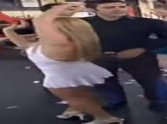 Το απόλυτο θηλυκό των 90s σήμερα “ανάβει φωτιές” με ένα αισθησιακό τσιφτετέλι