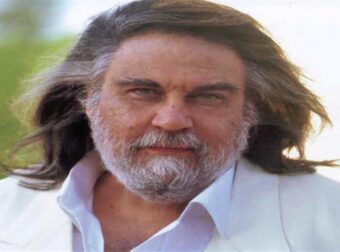 Από τι πέθανε ο Βαγγέλης Παπαθανασίου: Τελευταίες ώρες του Vangelis στο νοσοκομείο, ηλικία, βιογραφικό