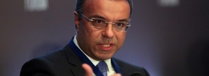 Σταϊκούρας: «Επιδοτούμε 60 λίτρα καυσίμου μηνιαίως με 22 λεπτά το λίτρο»