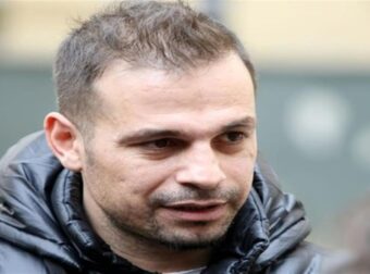 «Καρμπόν» με τον Ντέμη Νικολαΐδη: Αυτή είναι η άγνωστη αδελφή του!