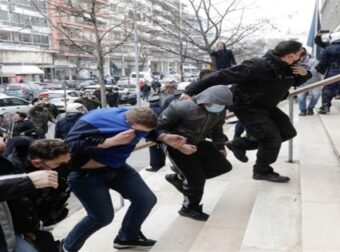 Δολοφονία Άλκη στη Θεσσαλονίκη: Οι φίλοι του δεν αναγνώρισαν αυτούς που τον σκότωσαν (video)