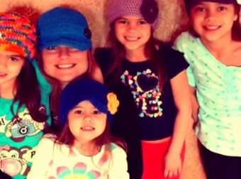 Γυναίκα υιοθέτησε τις 4 κόρες της καλύτερής της φίλης όταν εκείνη νικήθηκε από τον καρκίνο