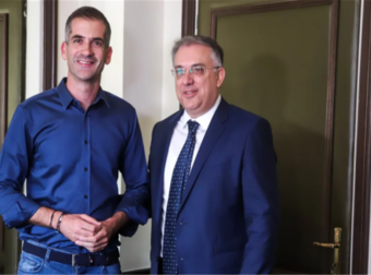 Γιατί στα μαχαίρια Μπακογιάννης – Θεοδωρικάκος: «Τάκη, έχουμε πρόβλημα» – «Τι θέλει αλήθεια;»