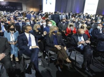 Καρέ καρέ το 14ο Συνέδριο της ΝΔ: Πρόσωπα, αγκαλιές, χαμόγελα, Μαρέβα, Ράπτη, Ντόρα [φωτο]