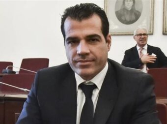 Πλεύρης: «Σε αναστολή οι αρνητές υγειονομικοί όσο διαρκεί η πανδημία»