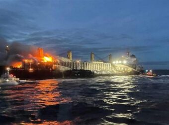 Έχασα τον πατέρα μου, όταν πήρε φωτιά το καράβι που εργαζόταν. Ήμουν 11 χρονών