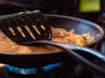 Το βασικό λάθος που κάνουμε όταν μαγειρεύουμε στο τηγάνι