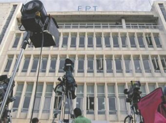 Καραμπόλες με πρόσωπα στην ΕΡΤ – Ο Πιταράς στον Σκαϊ… και αύριο οι αποφάσεις για τους άλλους