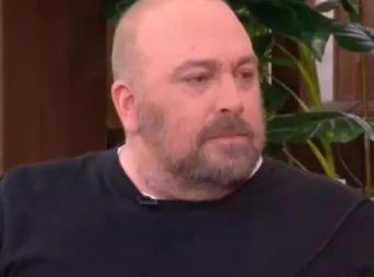 Ο Γιώργος Αλκαίος για την απόφασή του να απομονωθεί στη Μήλο