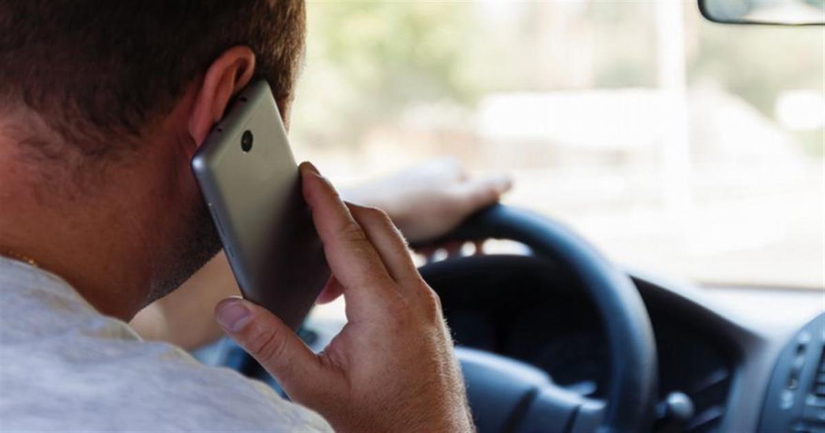 Ξεφτιλίστηκε γνωστός επιχειρηματίας – Έκανε πώς μιλάει στο κινητό για ν΄αποφύγει… και