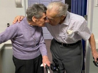 Είναι 100 και 102 χρονών και μόλις γιόρτασαν 81 χρόνια γάμου: Δεν υπάρχει αφεντικό στη σχέση μας