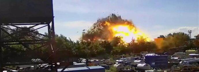 Πόλεμος στην Ουκρανία: Νέες εικόνες φρίκης από την πυραυλική επίθεση στο εμπορικό κέντρο του Κρεμεντσούκ