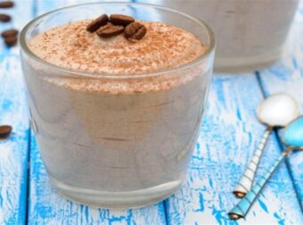 Καλοκαιρινός πειρασμός: Γιαουρτογλυκό με 2 υλικά χωρίς ζάχαρη έτοιμο σε 15′