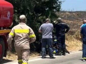 Μεγάλη φωτιά στον Άγιο Στέφανο – Τραυματίστηκε ένας πυροσβέστης