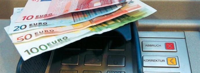 Στα ΑΤΜ οι συντάξεις Ιουνίου: Πότε μπαίνουν, τελικές ημερομηνίες πληρωμής [video]