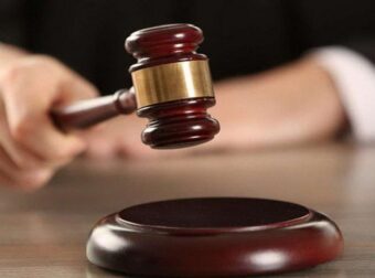 Φονικό στην Ηλεία – Έσπασε τα ισόβια και αποφυλακίζεται ο συζυγοκτόνος με τη βαριοπούλα