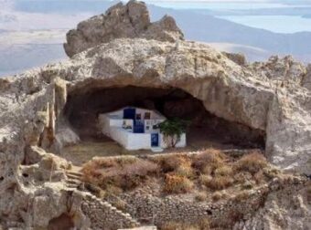 Η ωραιότερη εκκλησιά του κόσμου βρίσκεται στη Λήμνο και δεν έχει σκεπή