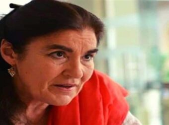 Η Γη της Ελιάς: Ο Αλέξης κλέβει την ίδια του τη μάνα – Σε άσχημη κατάσταση η Μαργαρίτα (video)