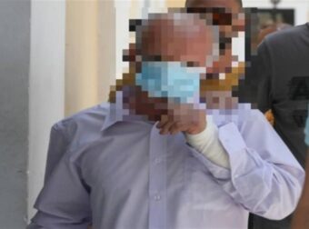 Δολοφονία στο Κουκάκι: Ποινική δίωξη για ανθρωποκτονία από πρόθεση στον 55χρονο που μαχαίρωσε τη γυναίκα του