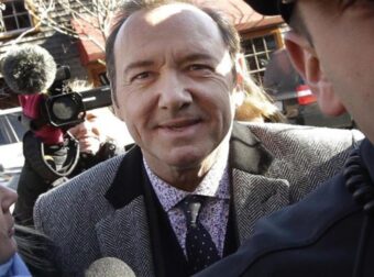 Άντε πάλι! Αντιμέτωπος με νέες βαριές κατηγορίες σeξουαλικής επίθεσης σε βάρος τριών ανδρών