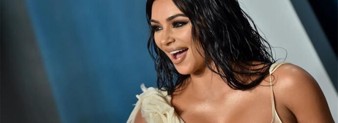 Κιμ Καρντάσιαν: Ποζάρει με μικροσκοπικό μπικίνι και μοιράζει «εγκεφαλικά»