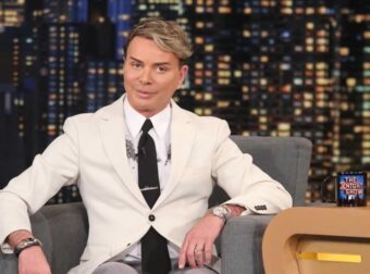 Ο Λάκης Γαβαλάς αποχαιρετά τον Κωνσταντίνο Τζούμα – «Αγαπημένε μου γείτονα, καλό παράδεισο»