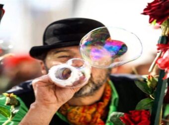 Το καλοκαίρι έφτασε στο εκπτωτικό χωριό McArthurGlen