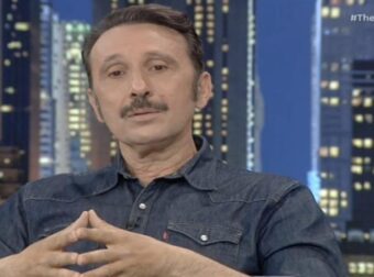 Ρένος Χαραλαμπίδης: «Είμαι ο περήφανος γιος μιας καθαρίστριας κι ενός κηπουρού»