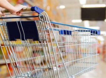 Νέα μέτρα για ακρίβεια: Κόβουν τα απαραίτητα στα σούπερ μάρκετ. Ποια τρόφιμα απλησίαστα [video]