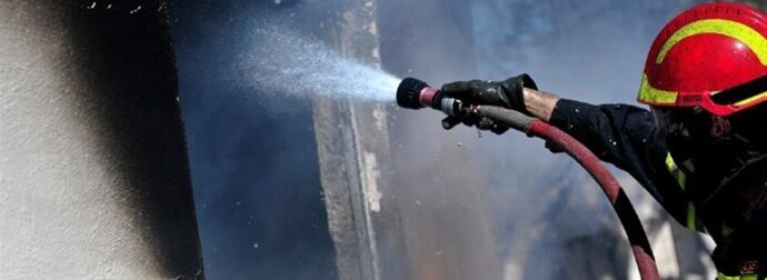 Υπό έλεγχο η πυρκαγιά σε εργαστήριο με σφολιάτες στο Μενίδι