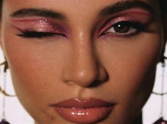 Δες τα βήματα για να πετύχεις το τέλειο cat eye μακιγιάζ