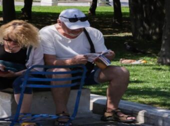 Κορωνοϊός: Έως 25.000 κρούσματα την ημέρα μέχρι τις 15 Ιουλίου «βλέπει» ο Δημοσθένης Σαρηγιάννης