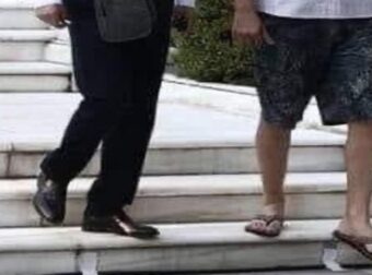 Οργή Πορτοσάλτε για τη βερμούδα και τη σαγιονάρα στο Προεδρικό – Η απάντηση του μουσικού της ΕΡΤ