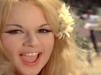 Σούσουρο με Αλίκη Βουγιουκλάκη: Οι απαγορευμένες φωτογραφίες της νεκρής Αλίκης για πρώτη φορά στην δημοσιότητα!