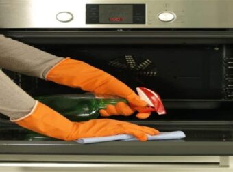 Λίπη στη σχάρα του φούρνου; Εξαφανίστε τα με το πιο φυσικό και οικολογικό καθαριστικό