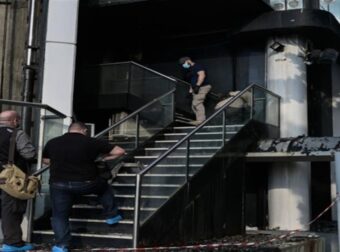 Φωτιά στον Real FM: Καταγγέλλει εμπρησμό ο Νίκος Χατζηνικολάου! Φωτογραφίες από το σημείο