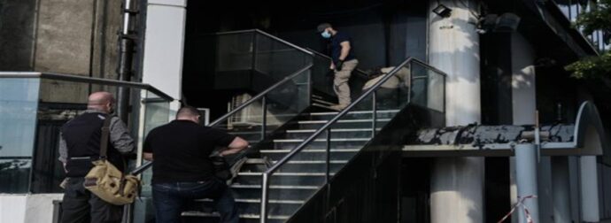 Φωτιά στον Real FM: Καταγγέλλει εμπρησμό ο Νίκος Χατζηνικολάου! Φωτογραφίες από το σημείο