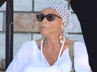 Ανατριχιαστική φωτογραφία: Τι γράφει πάνω ο τάφος της Ζωής Λάσκαρη