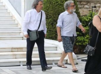 Προεδρικό μέγαρο: Το αιχμηρό σχόλιο του Πορτοσάλτε και η πραγματική ταυτότητα του άνδρα που πήγε με βερμούδα και σαγιονάρες