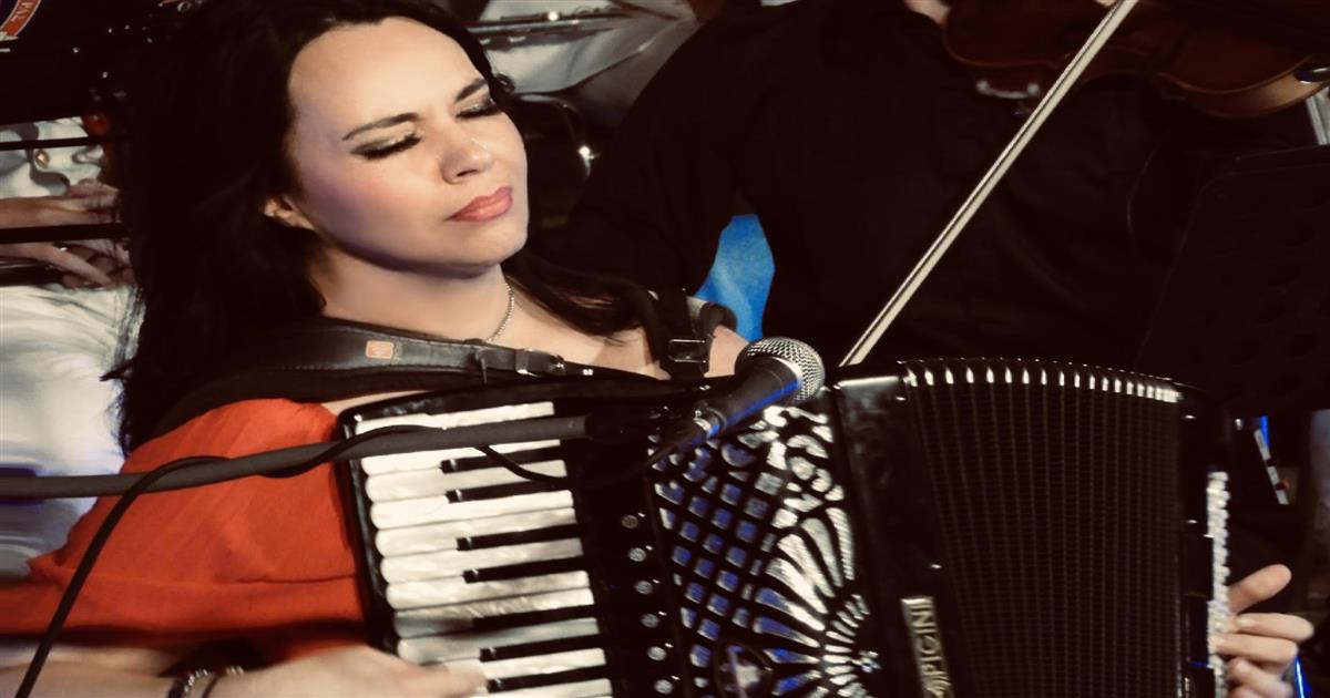 Ζωή Τηγανούρια: «Η Πέγκυ Ζήνα είναι από τους πιο ειλικρινής και αυθεντικούς καλλιτέχνες που έχω γνωρίσει στο χώρο μου, παρά την μεγάλη της καριέρα είναι «Άνθρωπος» με Α Κεφάλαιο!»