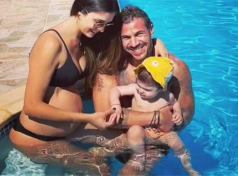 Κωνσταντίνα Παπαμιχαήλ: Ποια η έγκυος σύζυγος του Άκη Πετρετζίκη, τι φύλο περιμένει [φωτο]